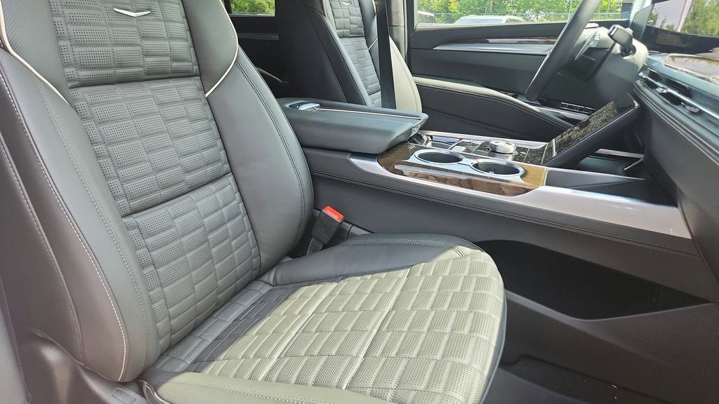 2025 Cadillac Escalade Sport Platinum