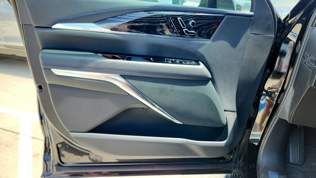 2026 Cadillac ESCALADE IQ Sport