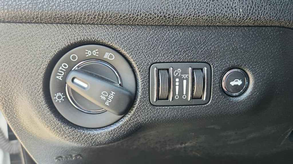 2023 Chrysler 300 Touring L