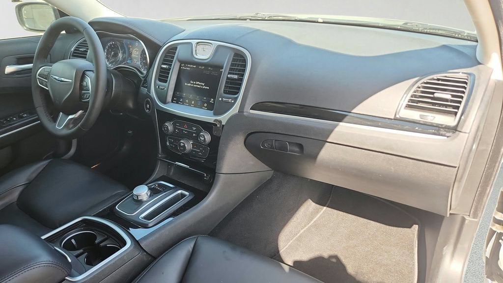 2023 Chrysler 300 Touring L