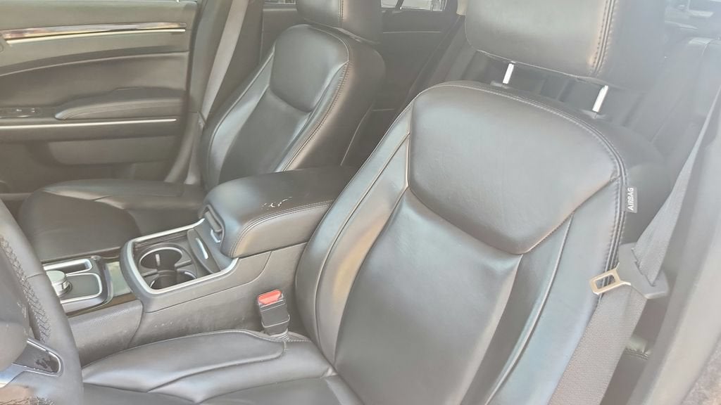 2023 Chrysler 300 Touring L