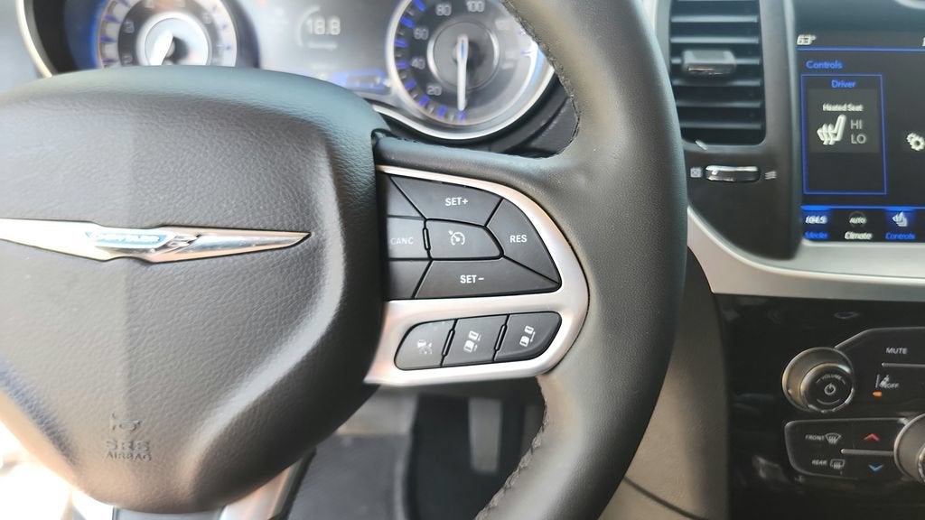 2023 Chrysler 300 Touring L