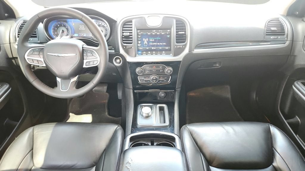 2023 Chrysler 300 Touring L