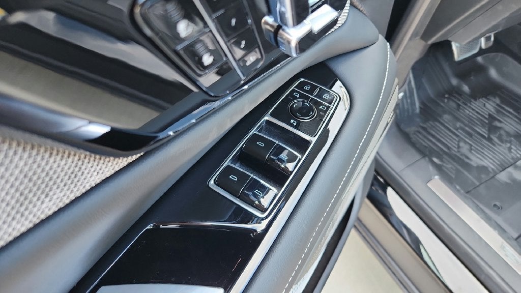 2027 Cadillac OPTIQ Luxury
