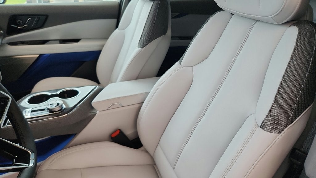 2027 Cadillac OPTIQ Luxury