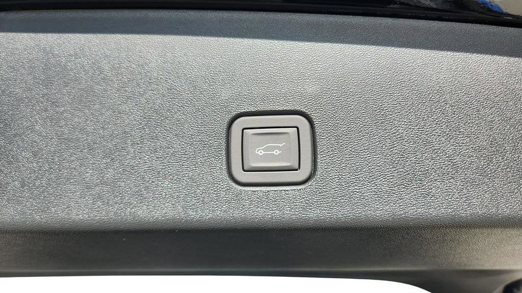 2026 Cadillac OPTIQ Premium Luxury