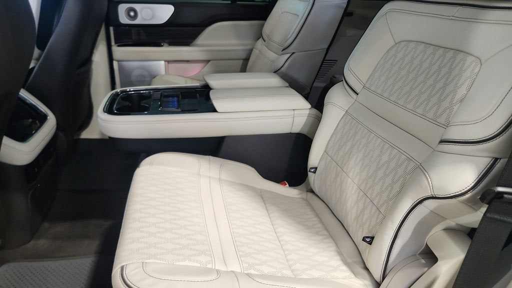 2023 Lincoln Navigator Black Label