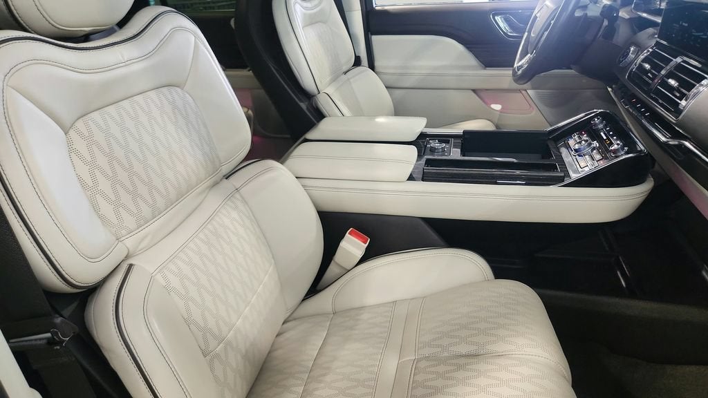 2023 Lincoln Navigator Black Label