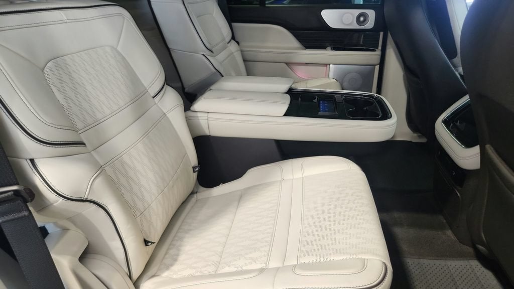 2023 Lincoln Navigator Black Label