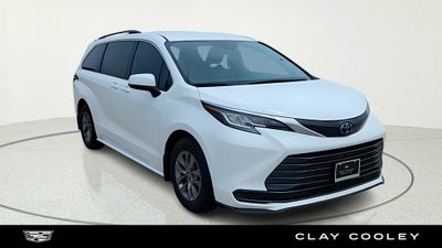 2022 Toyota Sienna LE