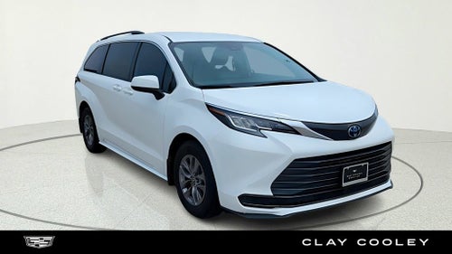 2022 Toyota Sienna LE