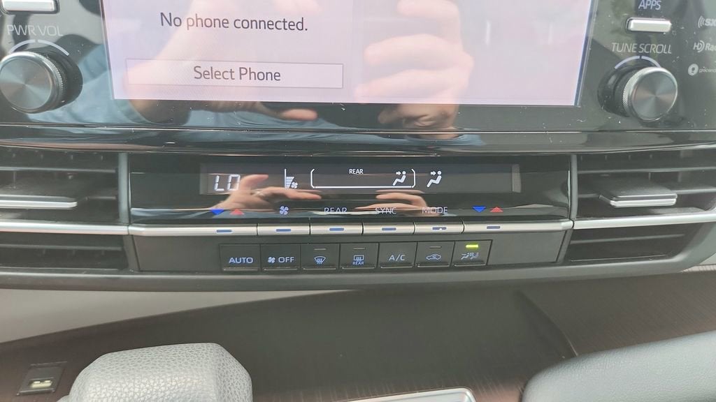 2022 Toyota Sienna LE