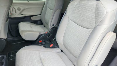 2022 Toyota Sienna LE