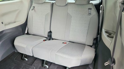 2022 Toyota Sienna LE