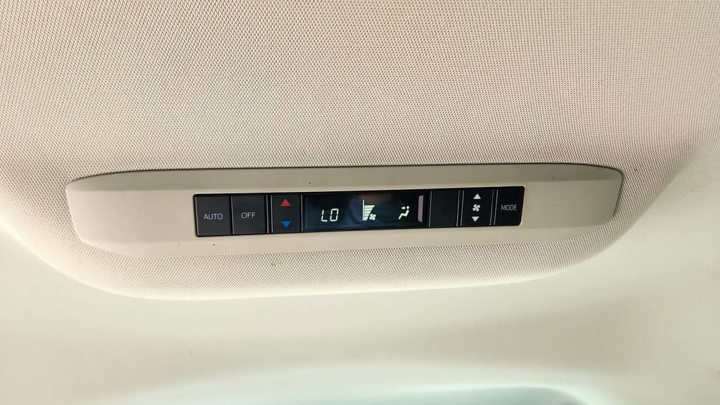 2022 Toyota Sienna LE