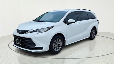 2022 Toyota Sienna LE