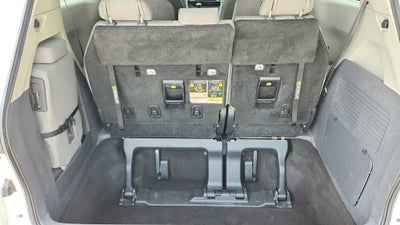 2022 Toyota Sienna LE