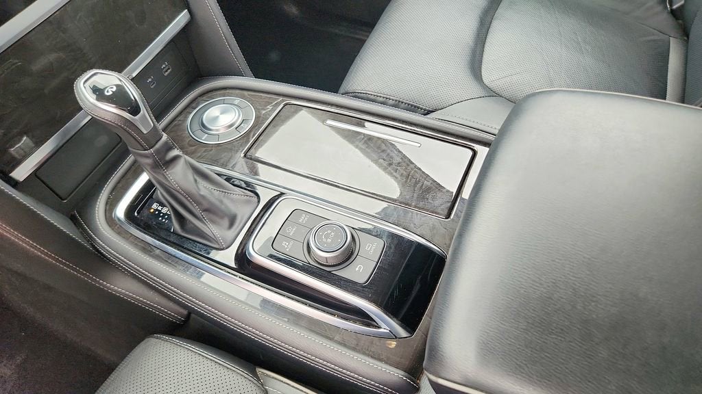 2024 INFINITI QX80 LUXE