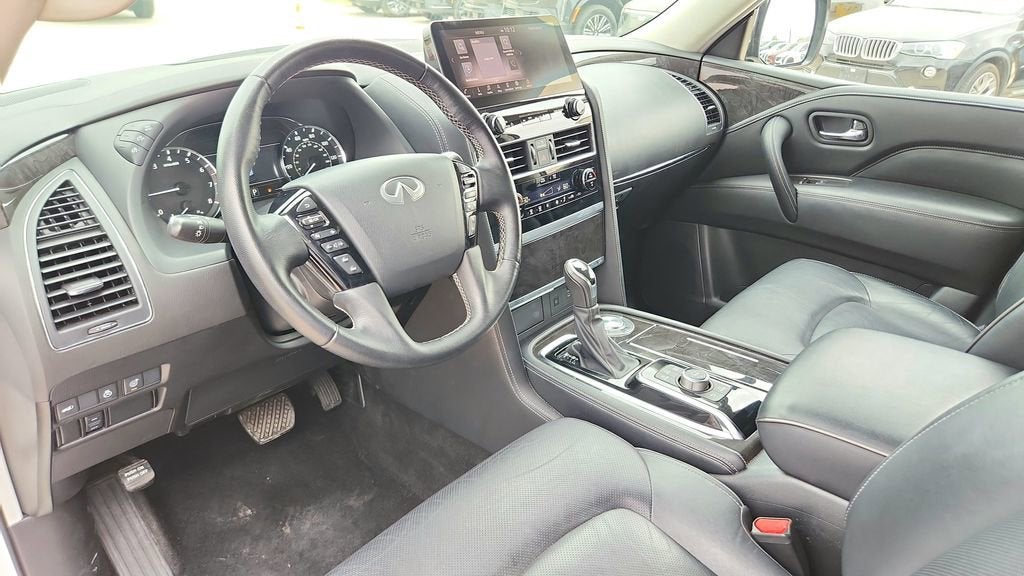 2024 INFINITI QX80 LUXE
