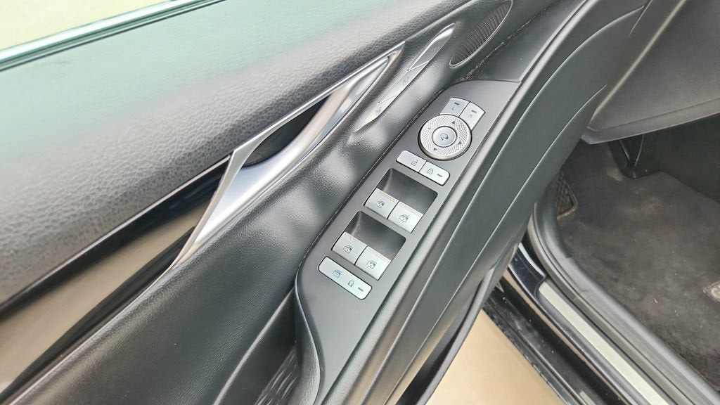 2023 Genesis G80 2.5T