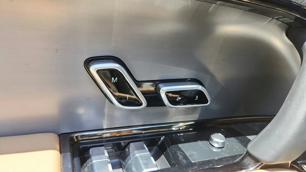 2025 Land Rover Range Rover Sport SE