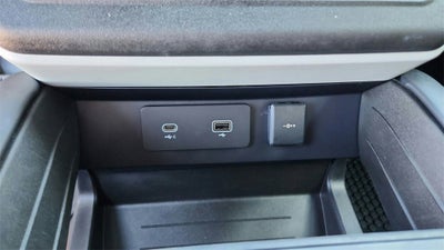 2023 Land Rover Defender X-Dynamic SE