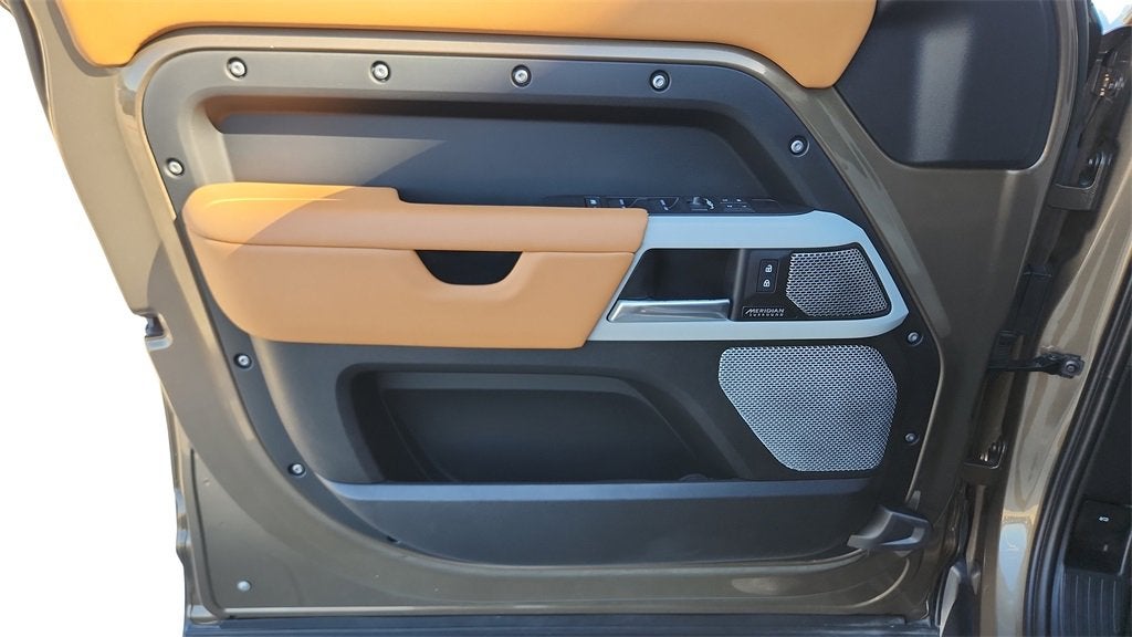 2023 Land Rover Defender X-Dynamic SE