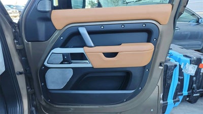 2023 Land Rover Defender X-Dynamic SE