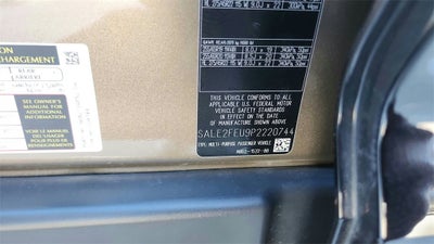 2023 Land Rover Defender X-Dynamic SE