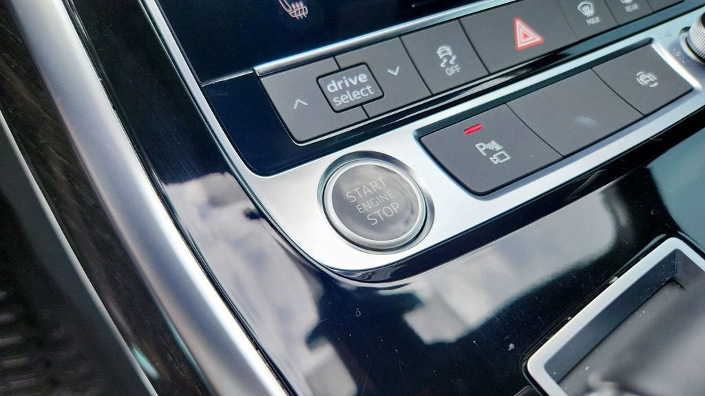 2025 Audi Q7 Premium