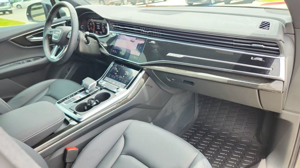 2025 Audi Q7 Premium