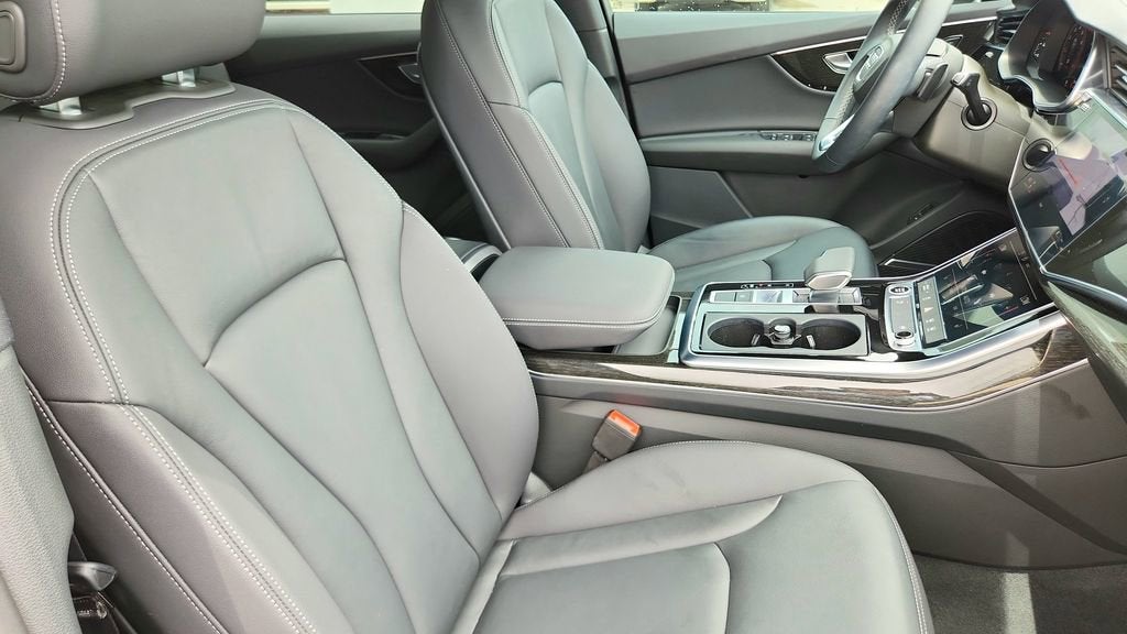 2025 Audi Q7 Premium