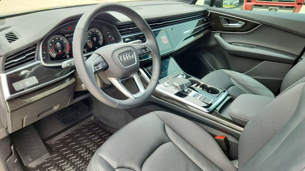 2025 Audi Q7 Premium