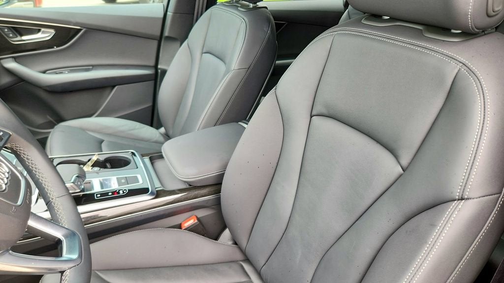 2025 Audi Q7 Premium