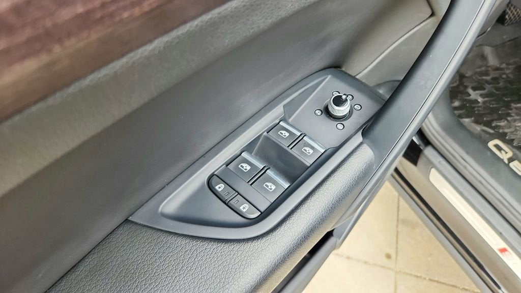 2022 Audi Q5 S line Premium
