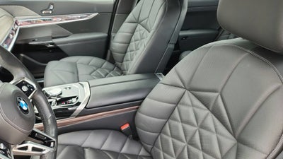 2023 BMW 7 Series 740i