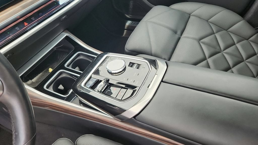 2023 BMW 7 Series 740i