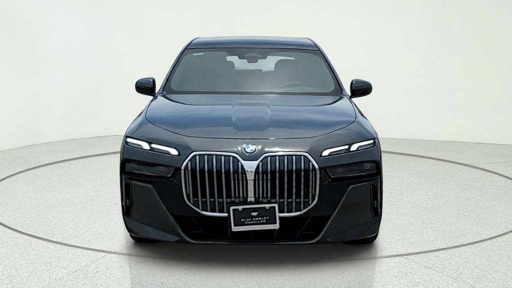 2023 BMW 7 Series 740i