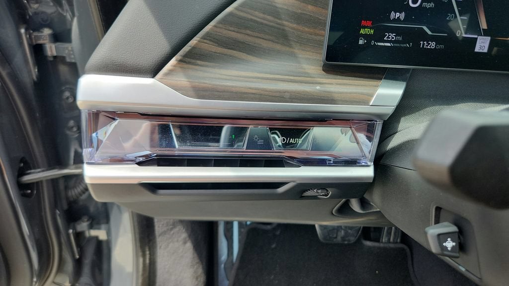 2023 BMW 7 Series 740i