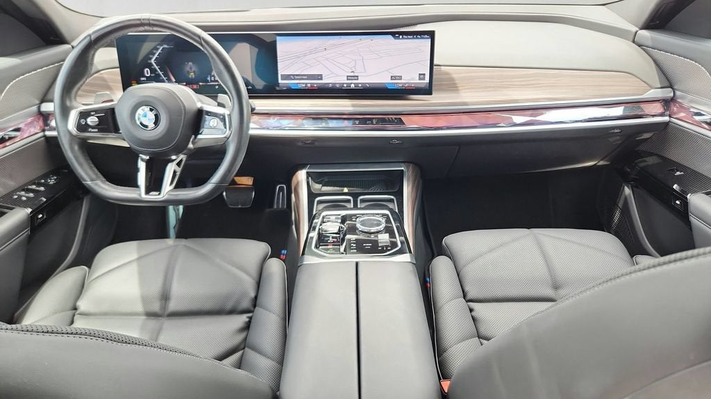 2023 BMW 7 Series 740i