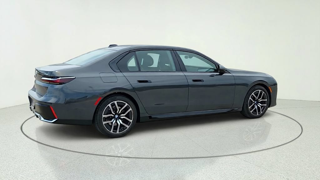 2023 BMW 7 Series 740i