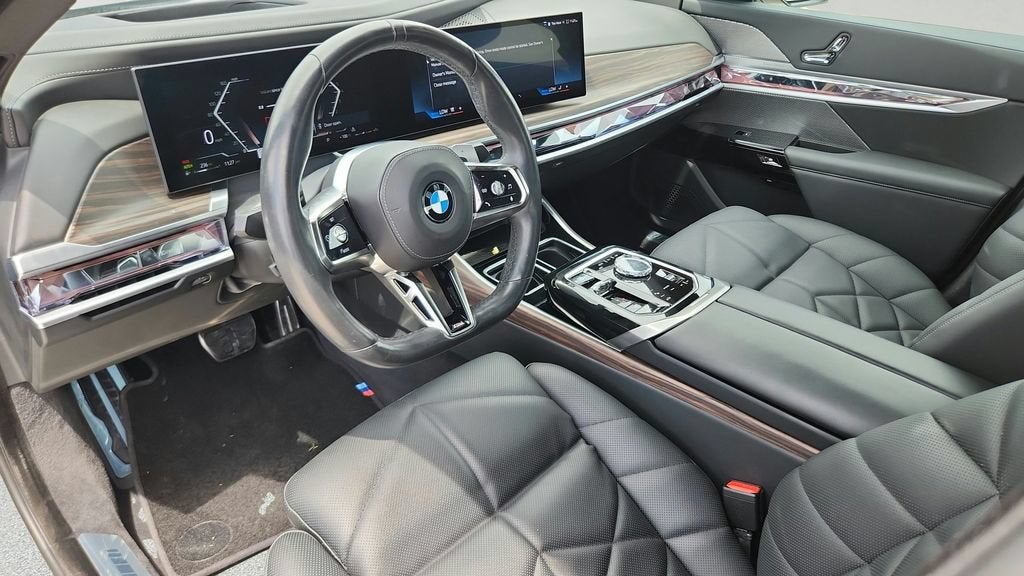 2023 BMW 7 Series 740i