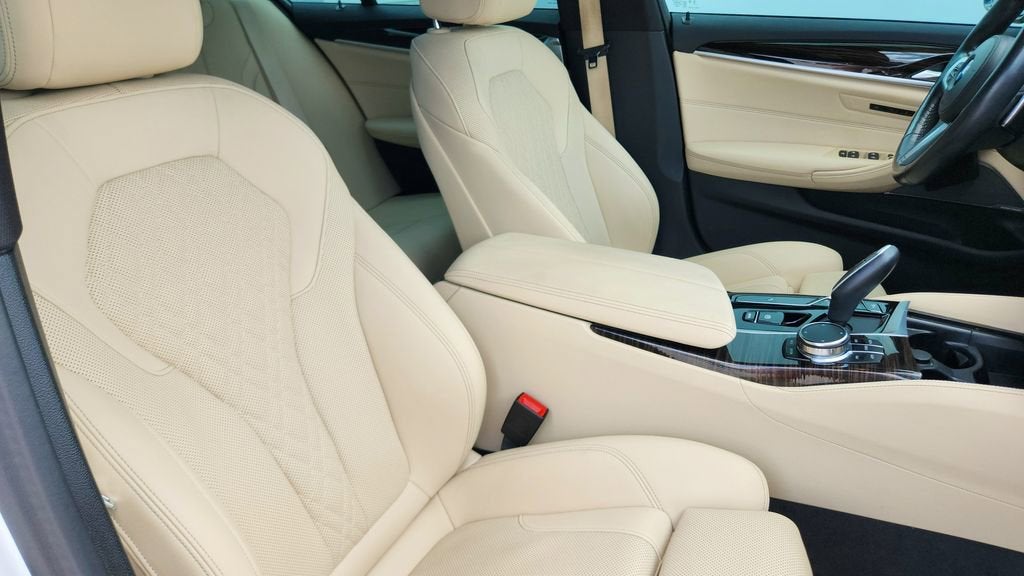 2023 BMW 5 Series 530i