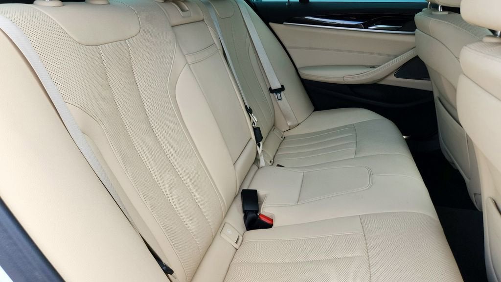 2023 BMW 5 Series 530i