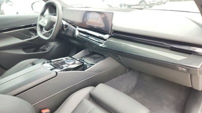 2025 BMW 5 Series 530i xDrive