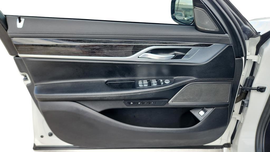 2022 BMW 7 Series 740i