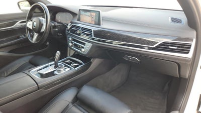 2022 BMW 7 Series 740i