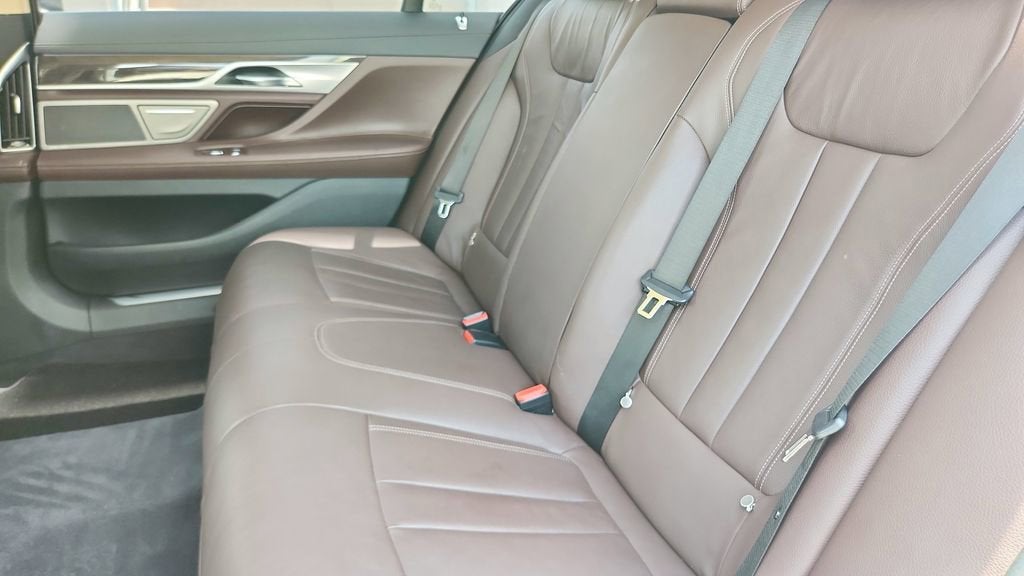 2020 BMW 7 Series 740i