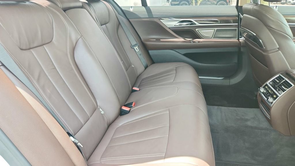 2020 BMW 7 Series 740i