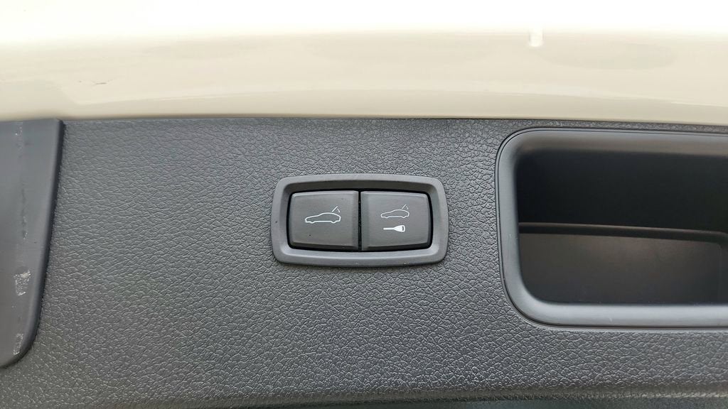 2023 Porsche Macan S